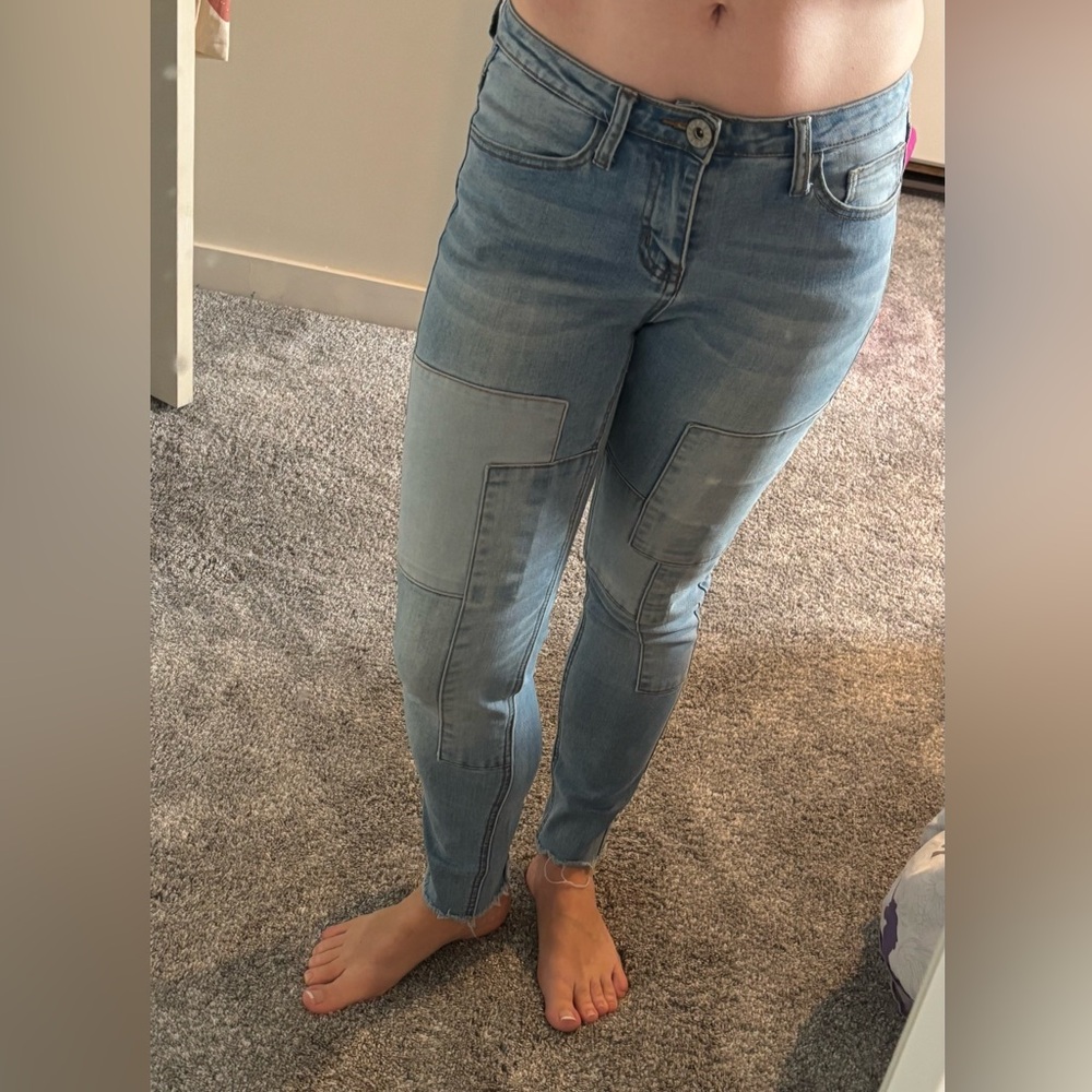 Guess Jeans - Picture 6 of 9